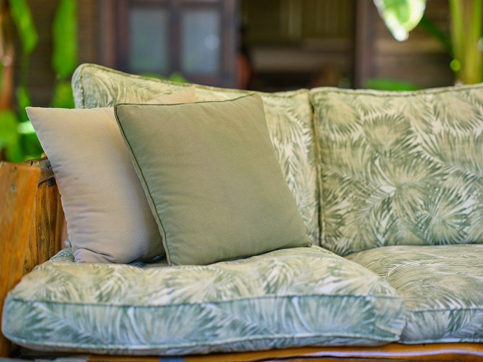 Materiały obiciowe: przegląd Przegląd popularnych materiałów na obicia sof: praktyczność i styl.
