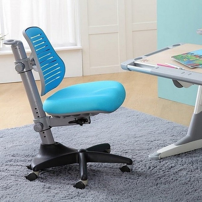 Bezpieczne i wysokiej jakości krzesło dla ucznia z metalową ramą. Wybór na lata.