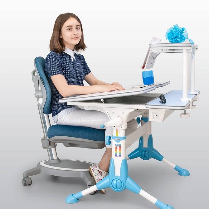 Ergonomiczne krzesło dla ucznia 2026 wspiera prawidłową postawę i komfort nauki.