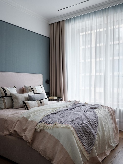 Design sypialni z łóżkiem: wybór stylu mebli i optymalnej wysokości