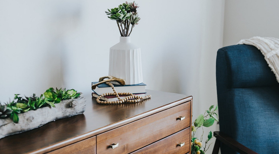 Drewniane fronty meblowe w naturalnym odcieniu – ekologiczny wybór do kuchni