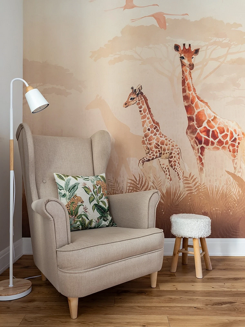 Designerskie krzesło z oryginalną tapicerką jako akcent w nowoczesnym wnętrzu