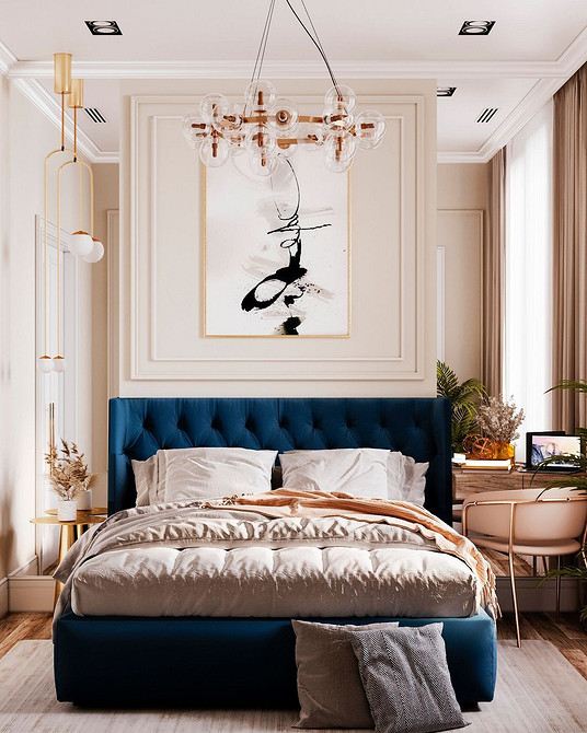 Eleganckie łóżko z miękkim zagłówkiem w jasnej sypialni. Hipoalergiczne materiały dla alergików.