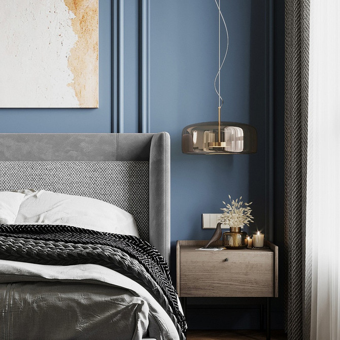 Komfortowe łóżko z dużym miękkim zagłówkiem zapewniającym wsparcie i wygodę