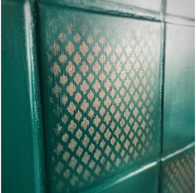 Inspiracje DIY 2026 Inspirujące przykłady DIY renowacji łóżka, stołu i fartucha kuchennego. Meble 2026