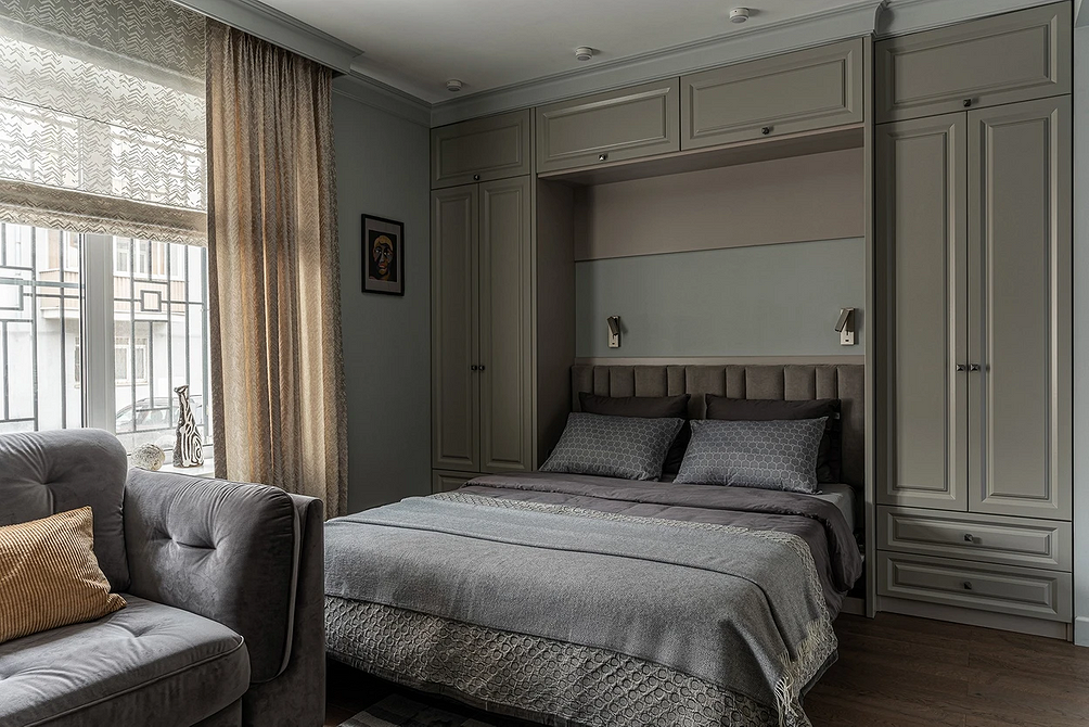 Innowacyjne łóżko-transformator 2026 z półkami idealne do małego mieszkania.