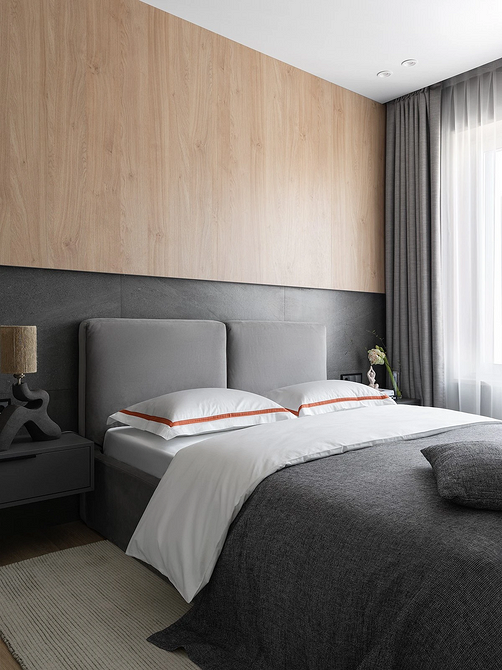 Łóżko w stylu japońskim w minimalistycznej sypialni. Trendy łóżek do sypialni 2026.