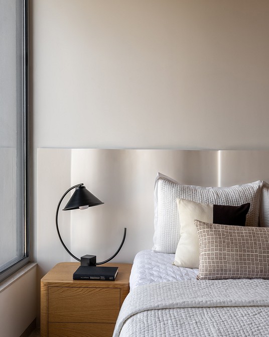 Stylowe wezgłowie Tapicerowane wezgłowie łóżka w sypialni – trend wezgłowia 2026.