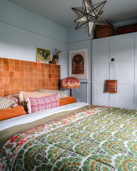 Wezgłowie z drewna Wezgłowie łóżka z drewna: naturalne materiały w stylowej sypialni 2026.