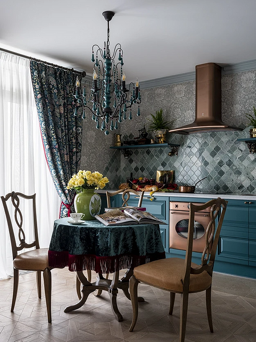 Nowoczesny okrągły stół na jednej nodze. Minimalistyczny design i funkcjonalność.