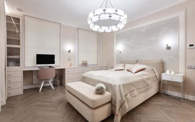 Styl nowoczesny: elegancka łazienka z kabiną prysznicową po remoncie mieszkania 2026.