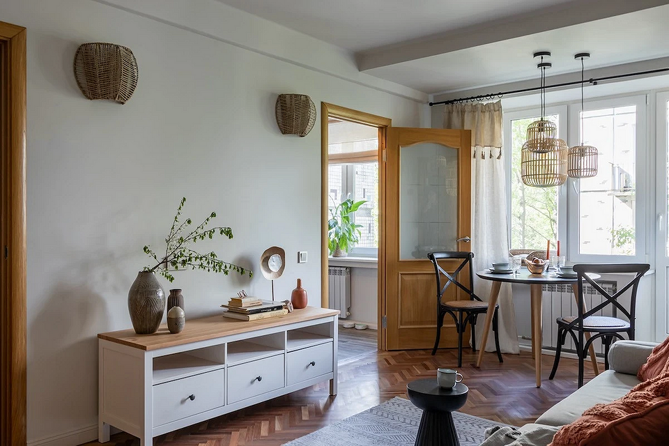 Nowoczesny salon: meble do salonu zamiast zestawów, unikalna aranżacja wnętrz.