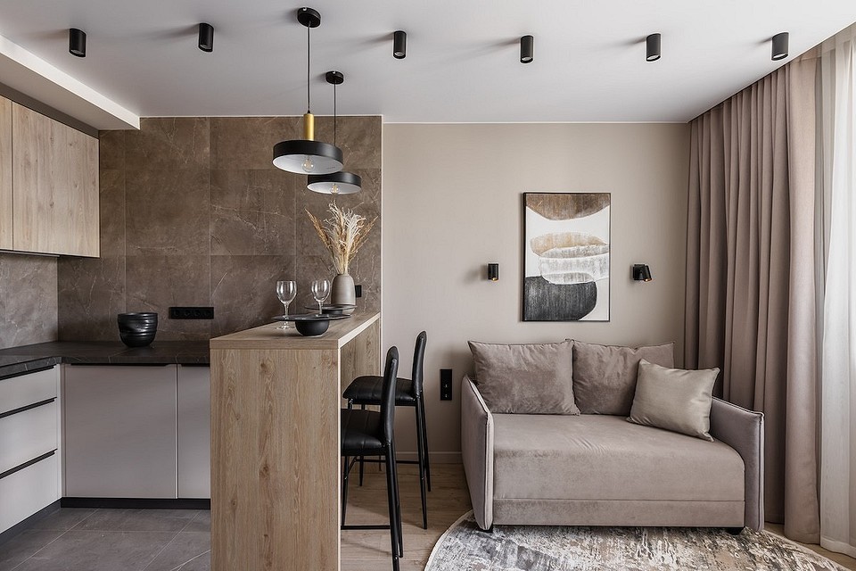 Salon bez zestawu mebli: unikalny design wnętrza zamiast standardowego kompletu.