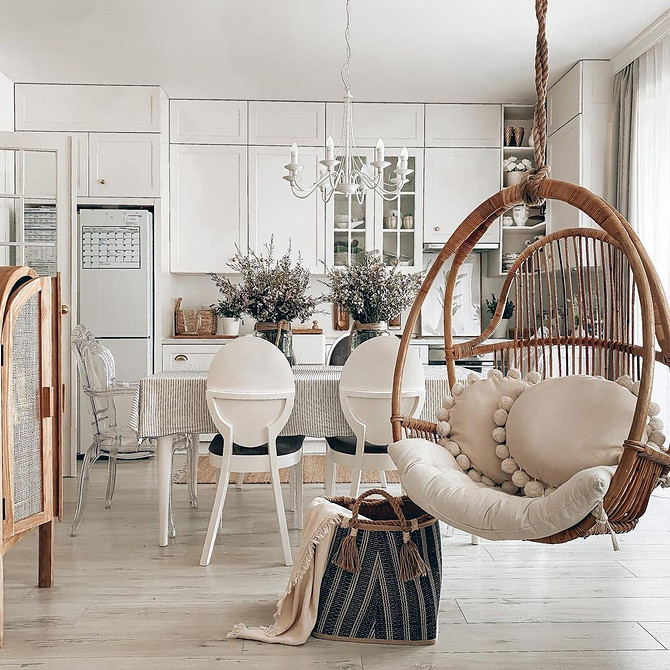 Komfortowy kokon w domu Fotel wiszący kokon z miękkim materacem, komfort i styl w Twoim domu.