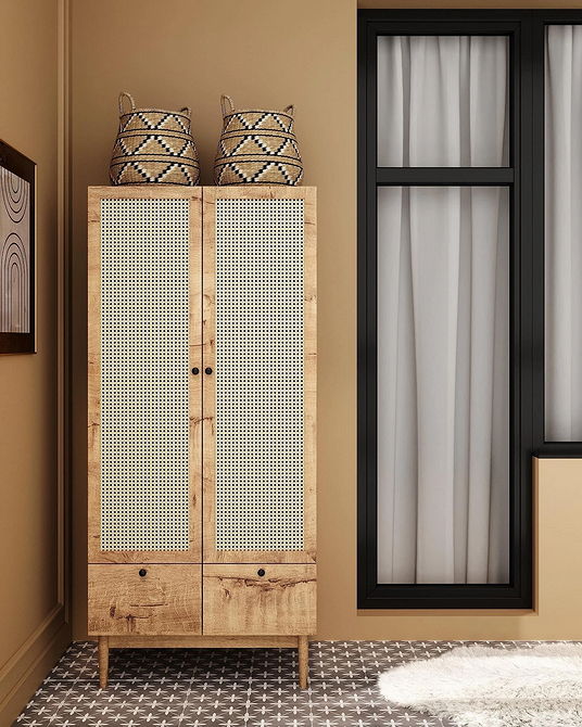 Organizacja z szafą balkonową Pomysł na balkon z szafą do przechowywania, organizacja przestrzeni na małym balkonie