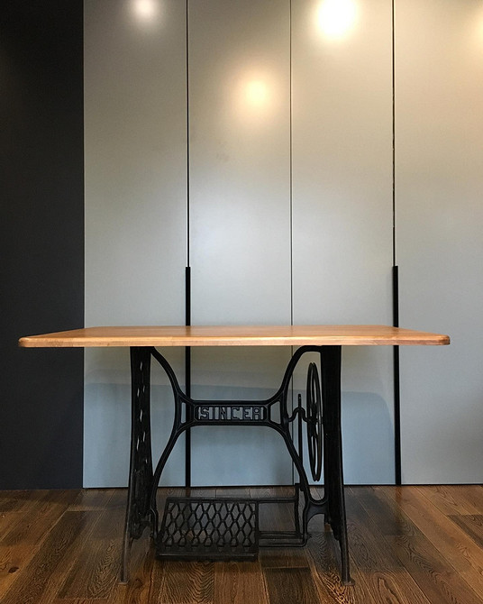 Blat dębowy idealny do kuchni, baru lub biurka.