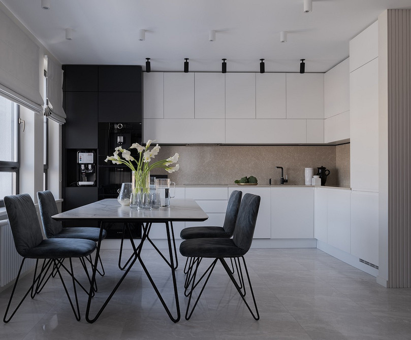 Designerski akcent Designerskie krzesło z miękkim oparciem. Akcent w nowoczesnym wnętrzu.