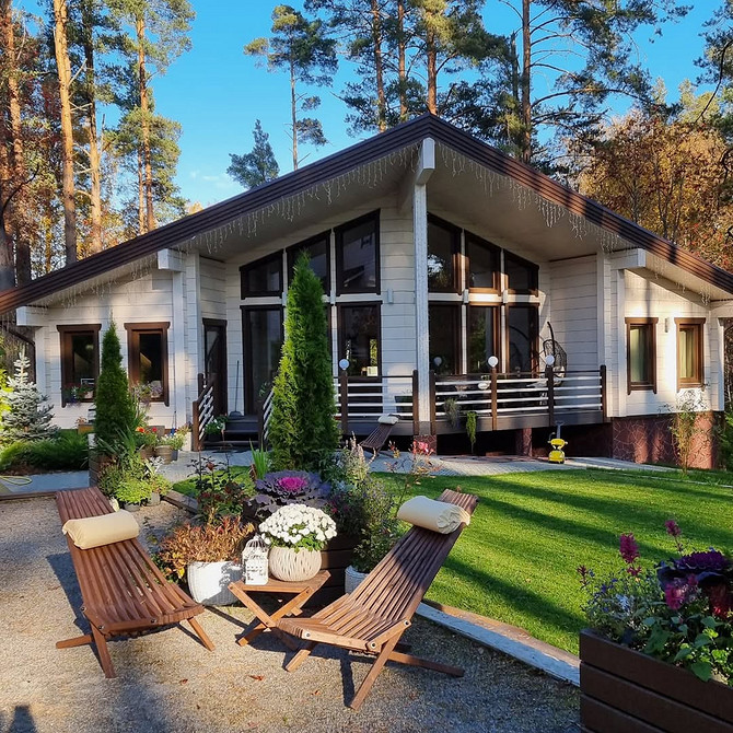 Różne odmiany tui w aranżacji krajobrazu: tworzenie malowniczych zakątków ogrodowych w 2026 roku.