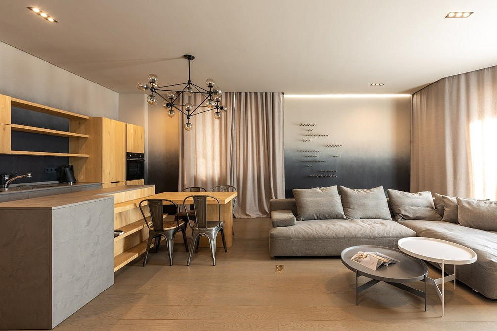 Narożnik kuchenny z kolorowymi poduszkami - akcent na detale i styl.