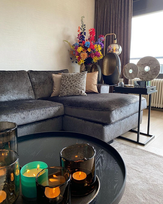 Trendy narożników 2026 Różne aranżacje niebieskich narożników w stylu loft, dopasowane do wnętrz w 2026 roku.