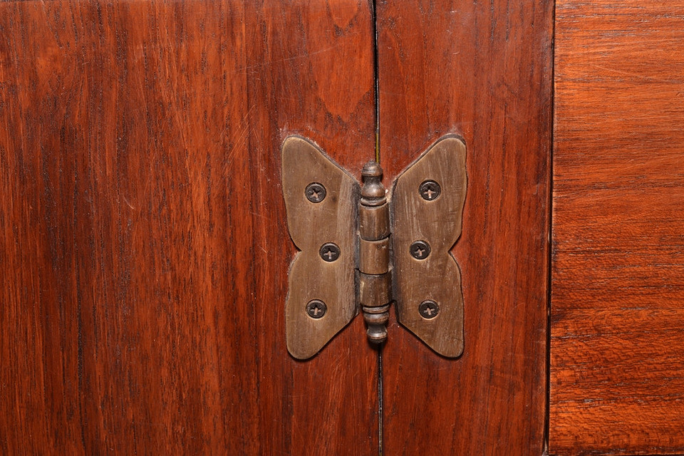 Zawiasy do szkła 2026: Komfort i design Twoich mebli krok po kroku — Zawiasy do drzwi szklanych 2026