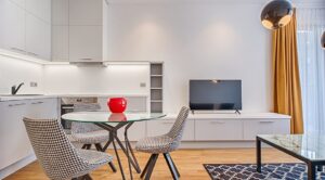 Drugie życie mebli: Renowacja krok po kroku + Malowanie [Poradnik] — Malowanie starych mebli