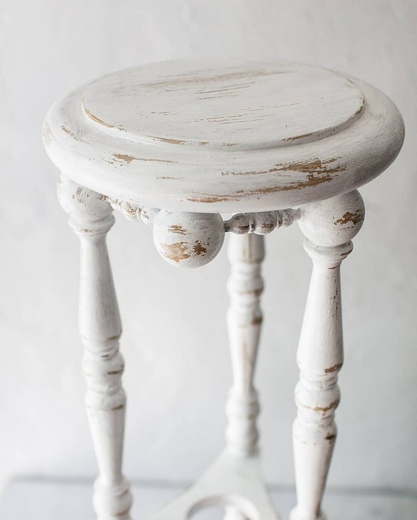 Renowacja stołu DIY. Stół vintage w nowoczesnym wnętrzu.