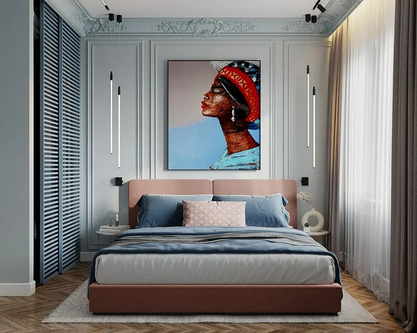 Funkcjonalna sypialnia z łóżkiem na podium, wbudowane szafy i półki do przechowywania.