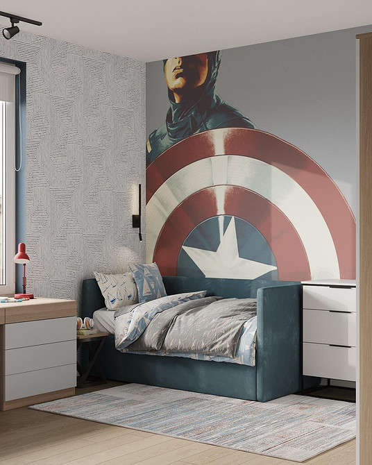 Design sypialni z łóżkiem na podium, ciepłe kolory tworzą przytulną atmosferę.