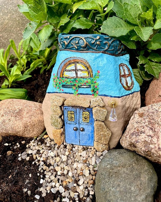 Nowoczesny Alpinarium 2026 Alpinarium 2026: nowoczesny design z dużymi kamieniami i roślinami iglastymi.