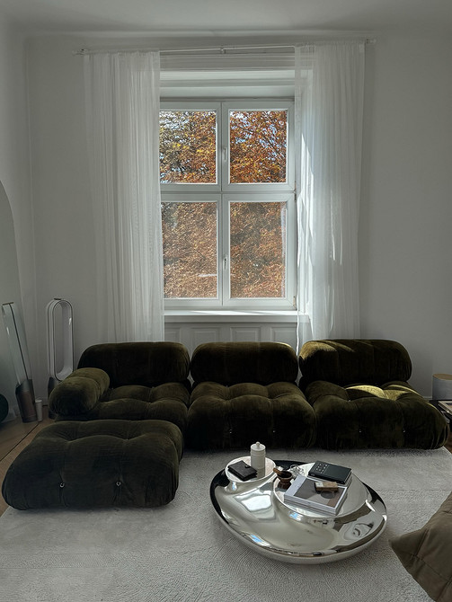 Stylowa sofa narożna Elegancka narożna sofa z miękką tapicerką w nowoczesnym designie 2026.