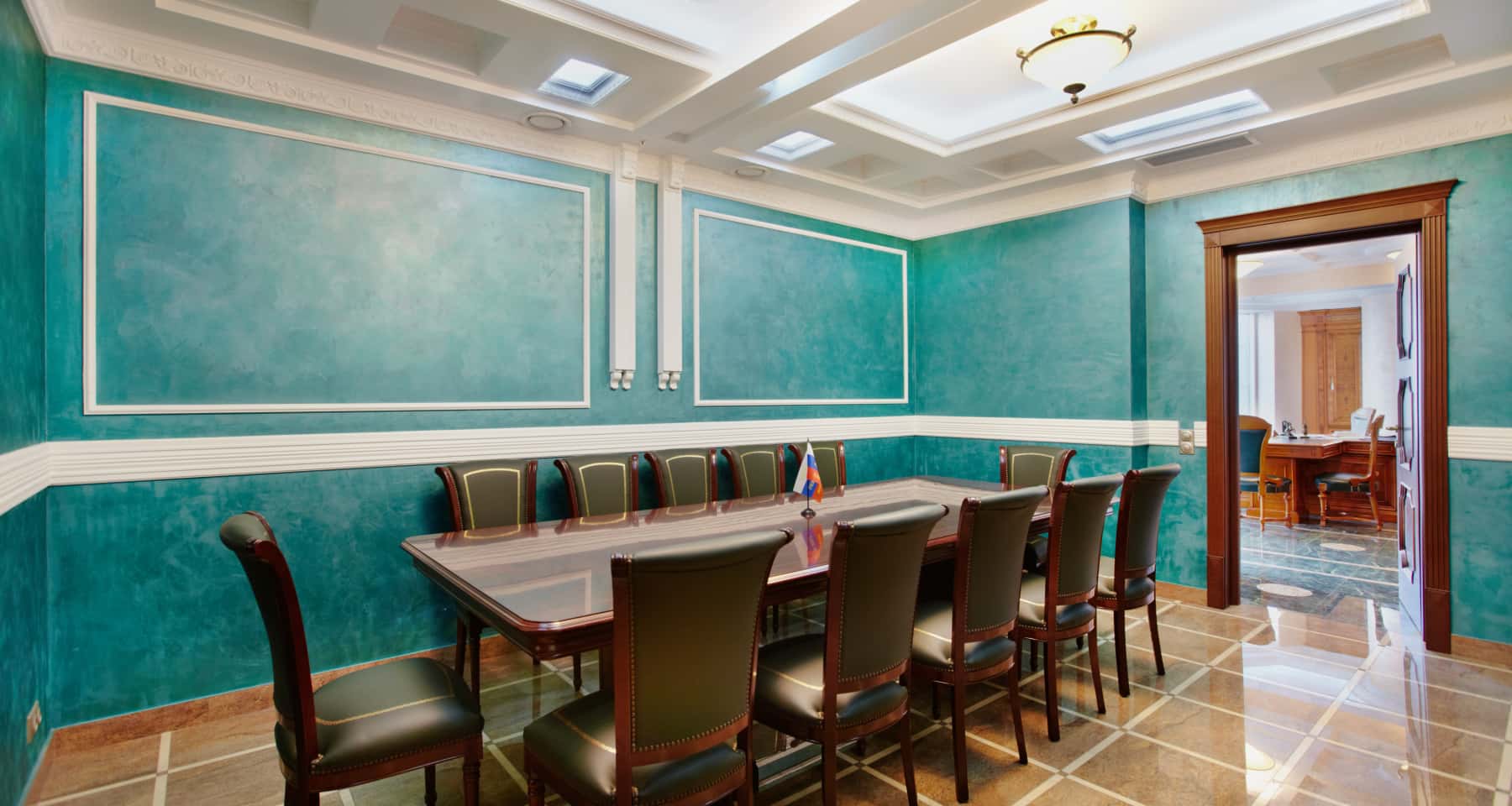 Remont biura 2026: nowoczesny design i ergonomiczne stanowiska pracy dla pracowników.