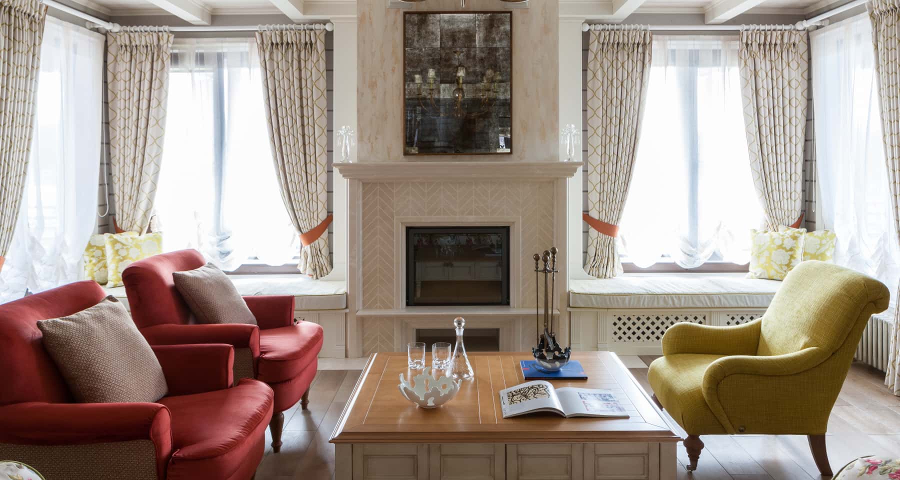 Inspirujący projekt wnętrza z jasnymi kolorami i detalami w stylu vintage.