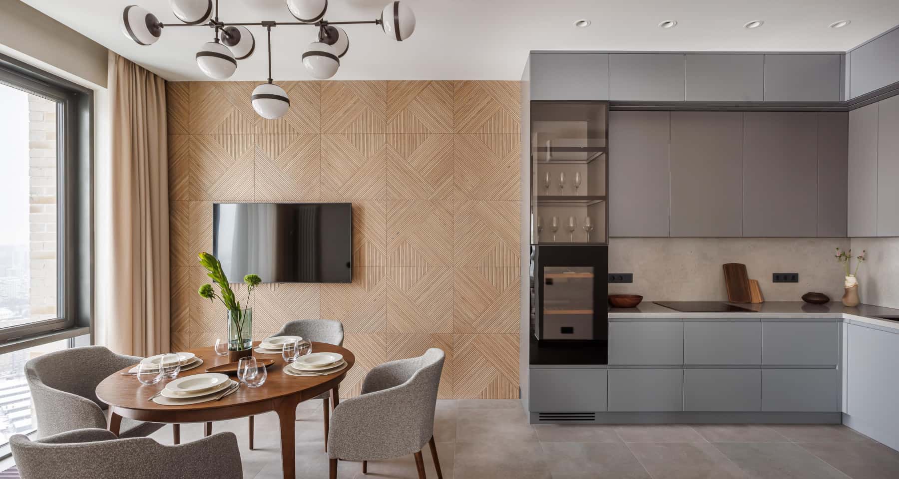 Surowe ściany betonowe przed remontem mieszkania. Styl minimalistyczny w zasięgu.