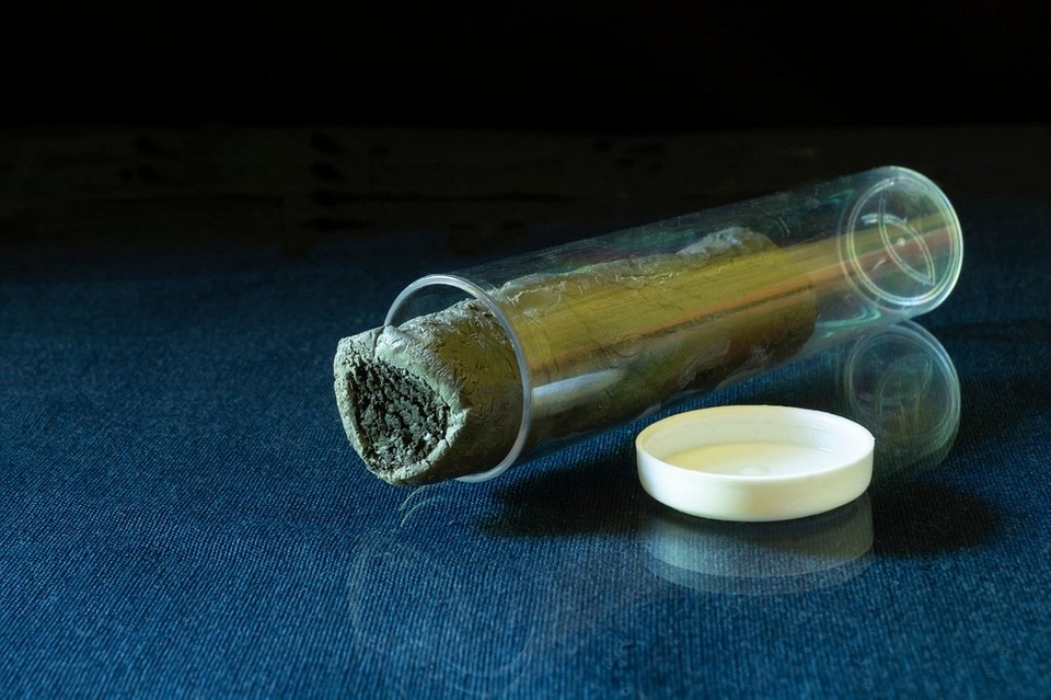 Różne rodzaje zimnego spawu: masa naprawcza, epoksydowa żywica, naprawa rur 2026.