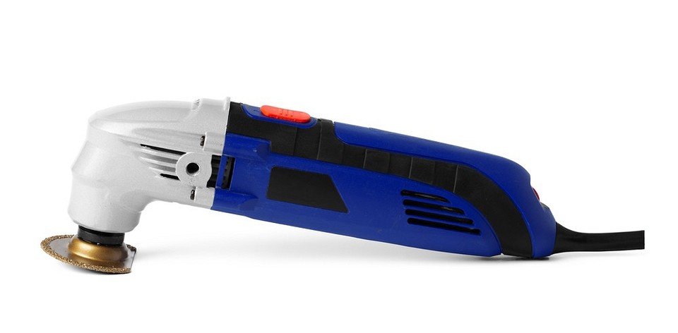 Wielofunkcyjny renowator: ergonomiczny uchwyt dla komfortowej pracy z drewnem i betonem