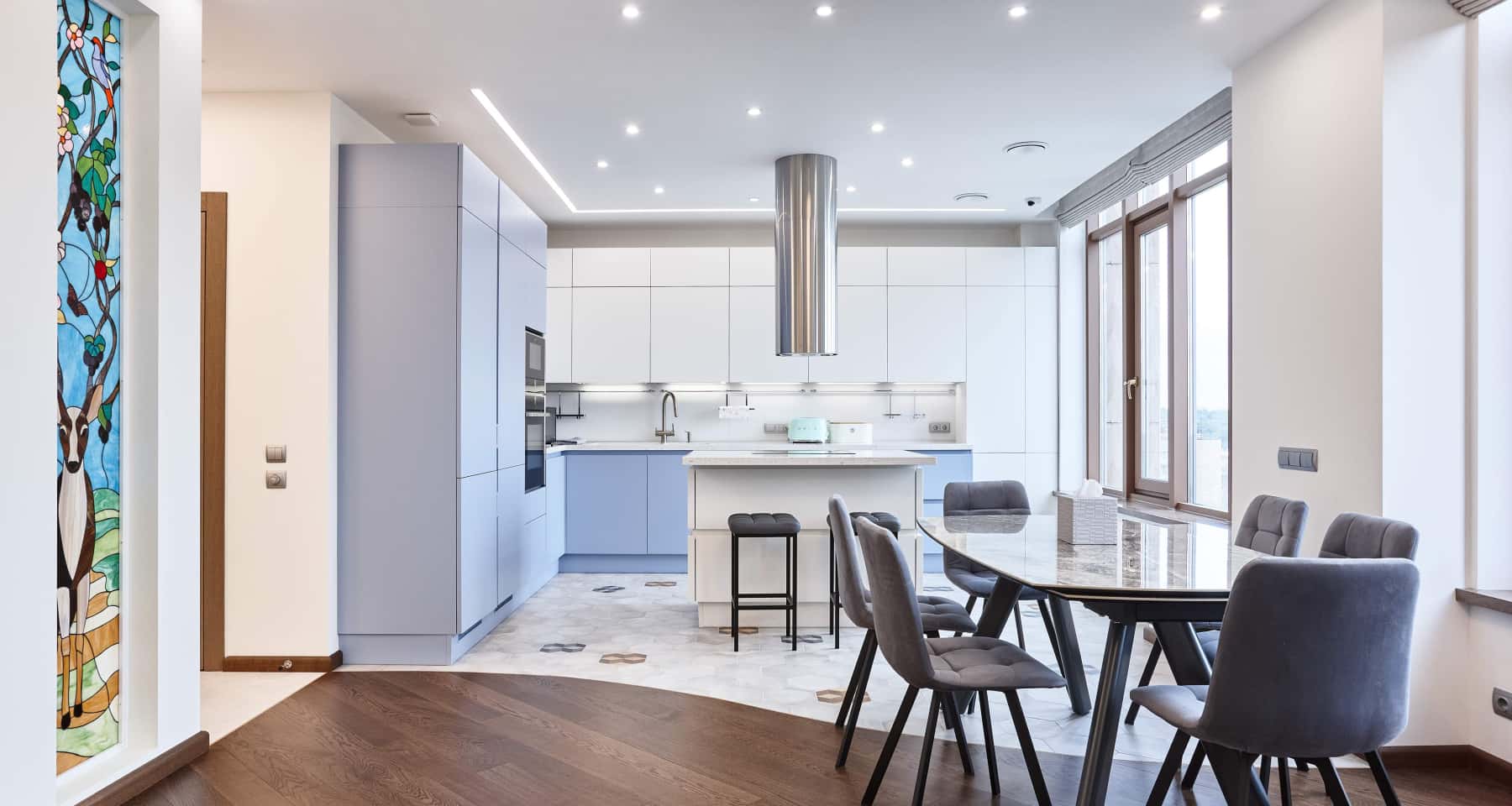 Przestronne 4-pokojowe mieszkanie: Idealne dla dużej rodziny, inspiracje Room News