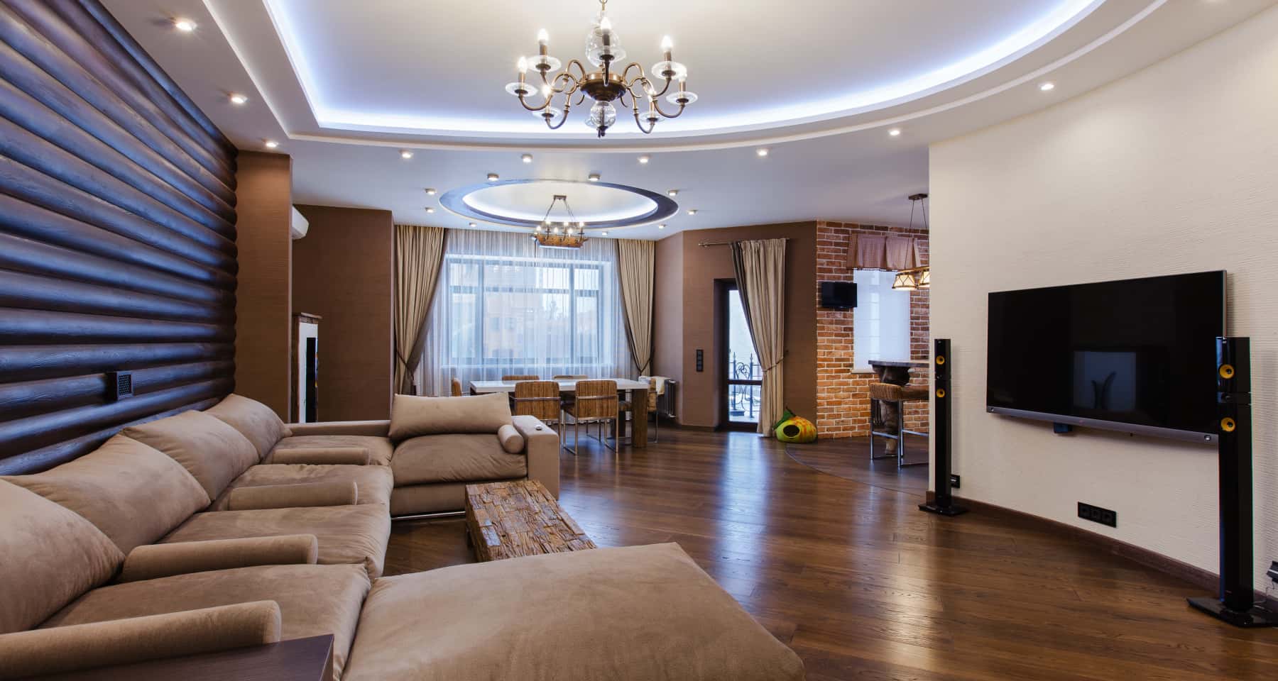 Ciemna łazienka z naturalnym kamieniem i drewnem – luksus i natura 2026.