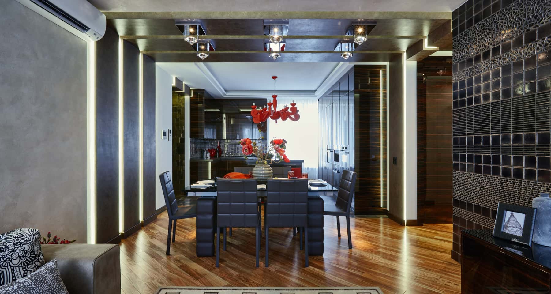 Nowoczesne czarne wnętrze z betonem architektonicznym i subtelnym oświetleniem