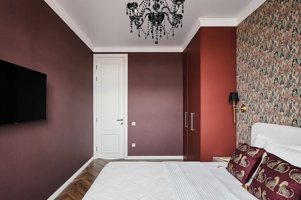 Drzwi wewnętrzne z ciekawą fakturą, oryginalne rozwiązanie dla domu w 2026 roku.