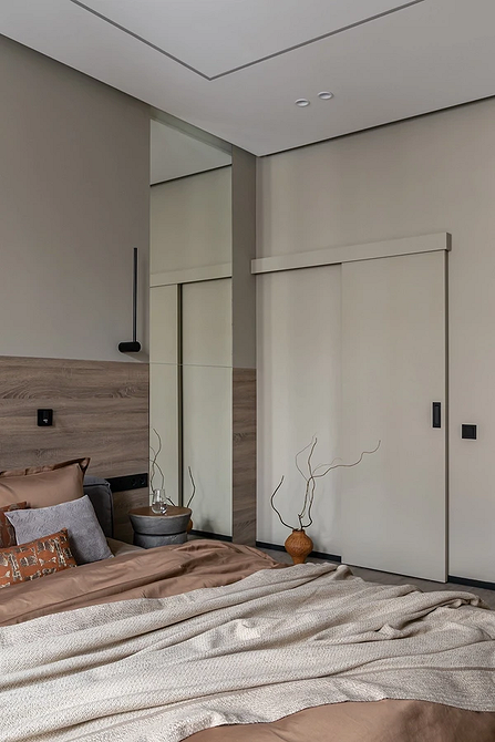 Eleganckie, ciemne drzwi wewnętrzne z minimalistycznymi okuciami