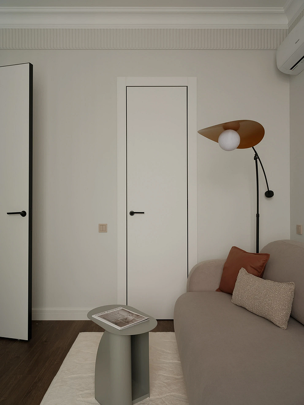 Stylowe drzwi wewnętrzne z naturalnego drewna: trendy 2026 i nowoczesne wykończenia