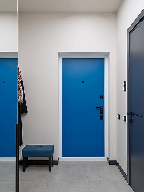 Modne drzwi wewnętrzne 2026 w kolorze szarym, idealne do nowoczesnych przestrzeni mieszkalnych