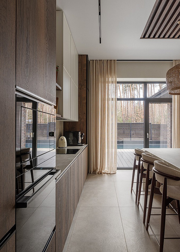 Elektryka: do małej kuchni Minimalistyczna kuchnia z płytą elektryczną, idealna do małych przestrzeni w mieszkaniu.