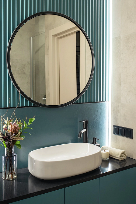 Ściana z panelami gipsowymi 3D w biurze - nowoczesny design i izolacja akustyczna.