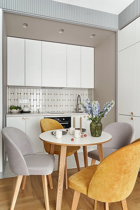 Panele gipsowe 3D w sypialni: stylowe rozwiązanie wykończenia ścian z efektem izolacji akustycznej.