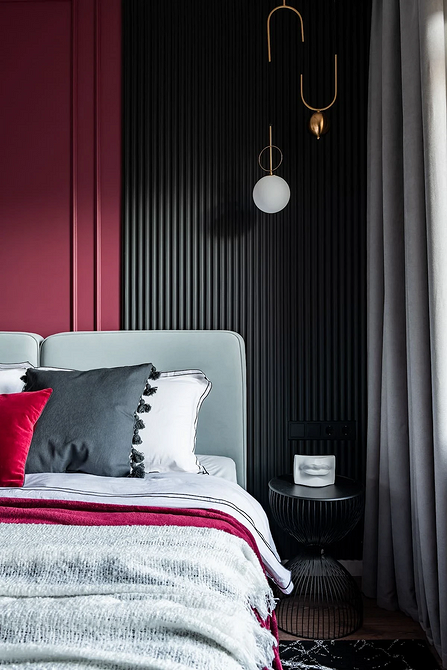 Panele gipsowe 3D w korytarzu, optyczne powiększenie przestrzeni, nowoczesny design.