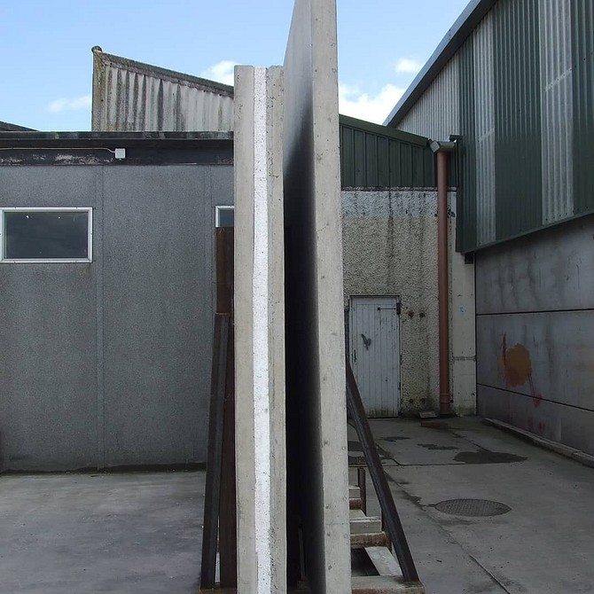 Tabela porównawcza 6 materiałów budowlanych dla oszczędnej budowy domu.