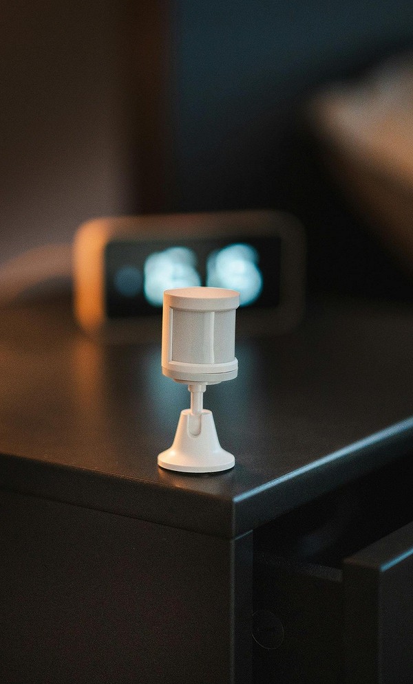 Podłączenie czujnika: Schemat instalacji Schemat podłączenia i prawidłowy montaż czujnika ruchu do oświetlenia w domu.