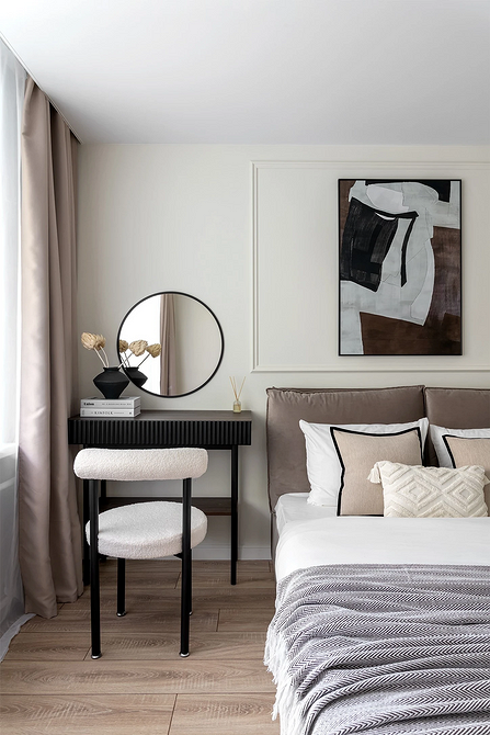 Nowoczesne, szare listwy przypodłogowe doskonale komponują się z panelami i ścianami.